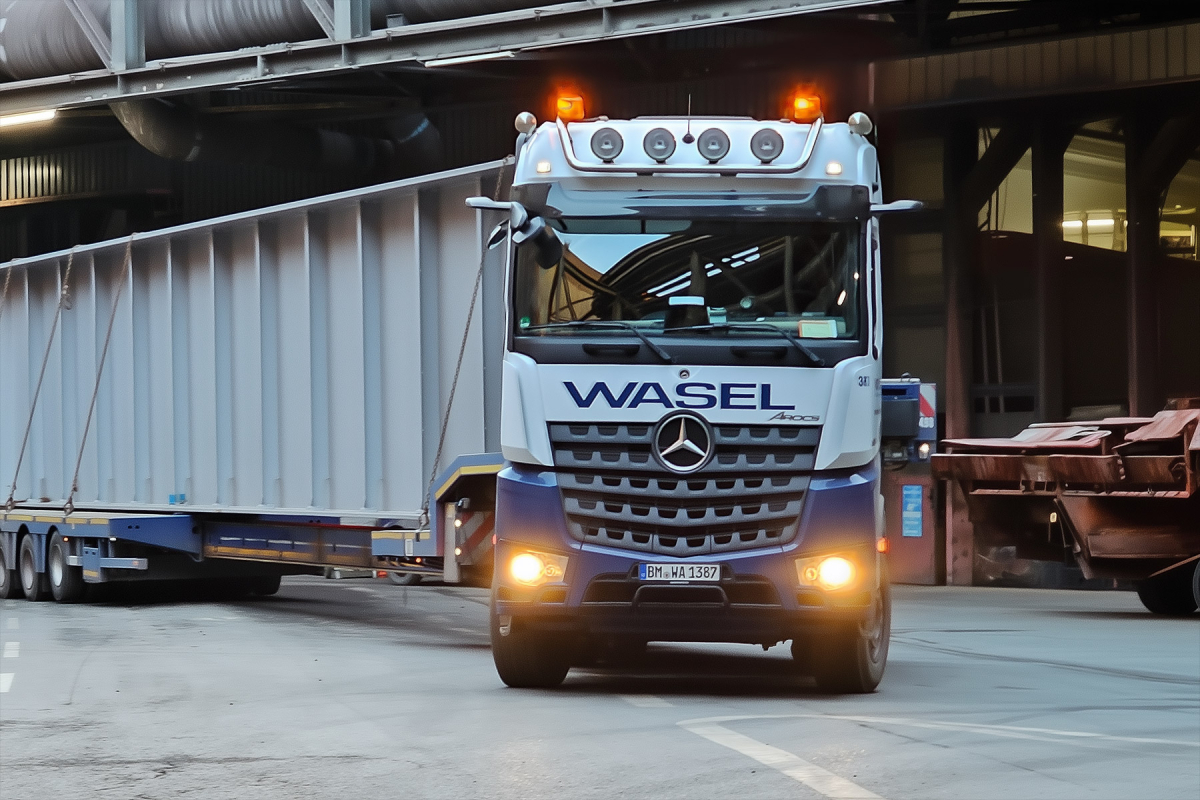 32-0294 - IMC - Mercedes Benz Arocs 6x4 Zugmaschine mit 4achs MCOS Tieflader - Wasel - D